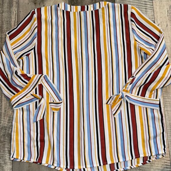 RUE‎ 21- women’s Top- size L - Picture 2 of 4